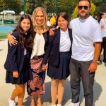 Taticul Mihai Morar rasfatat acasa de cele trei fiice