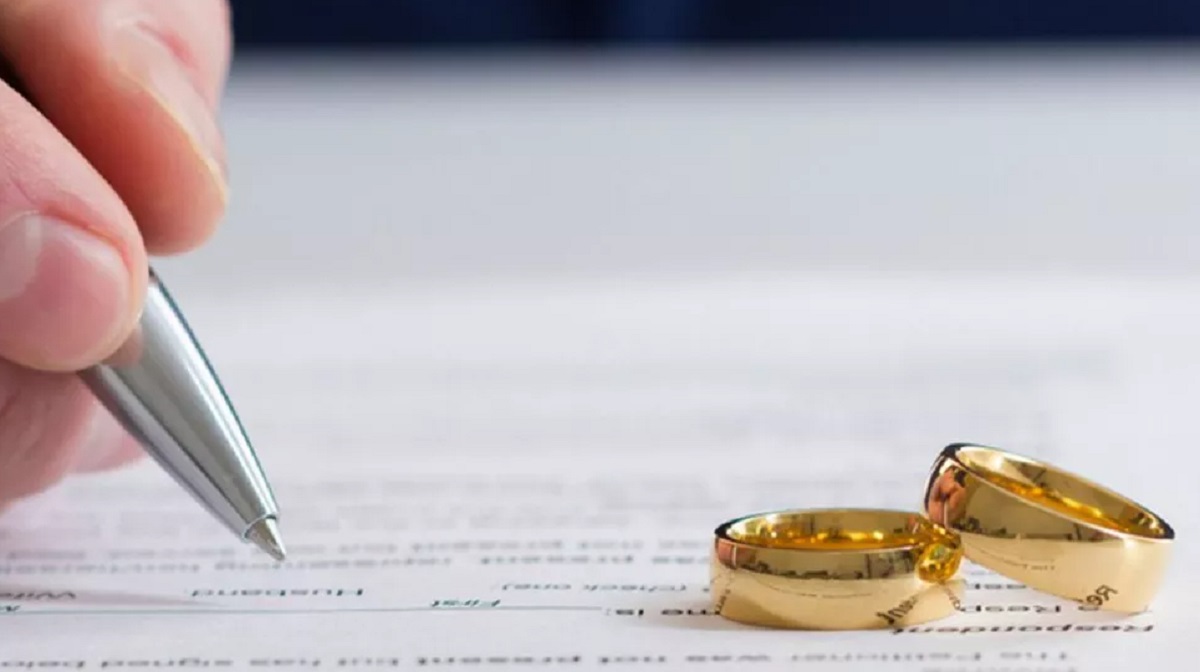 Vedeta din România care a divorțat în secret