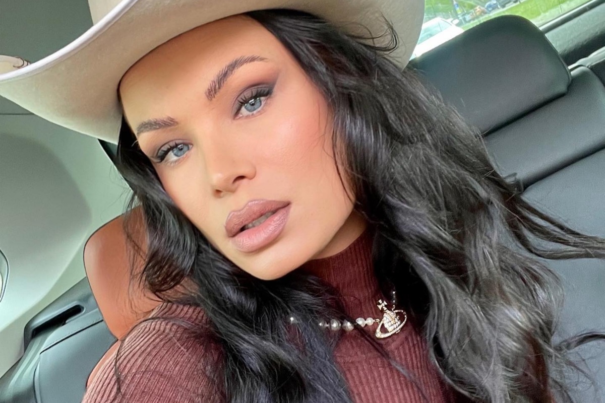 Irisha răsfățată de un admirator secret