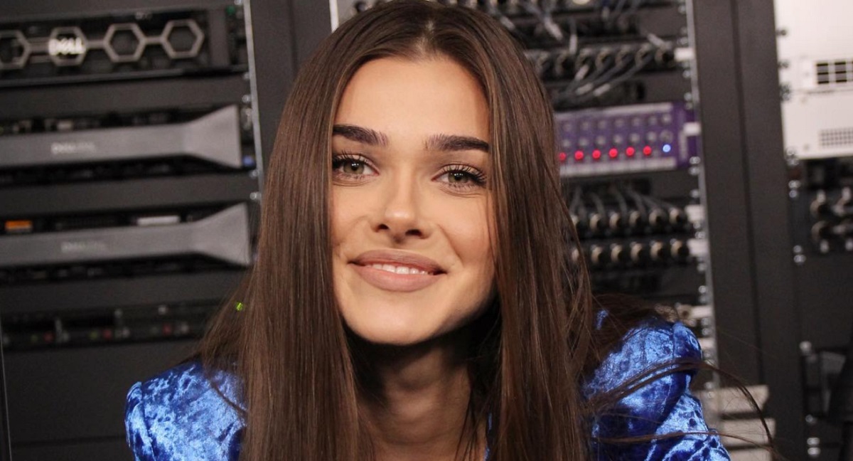 Theo Rose, însărcinată cu Anghel Damian