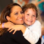 Carmen Trandafir a învățat să se vopsească și să se coafeze singură acasă