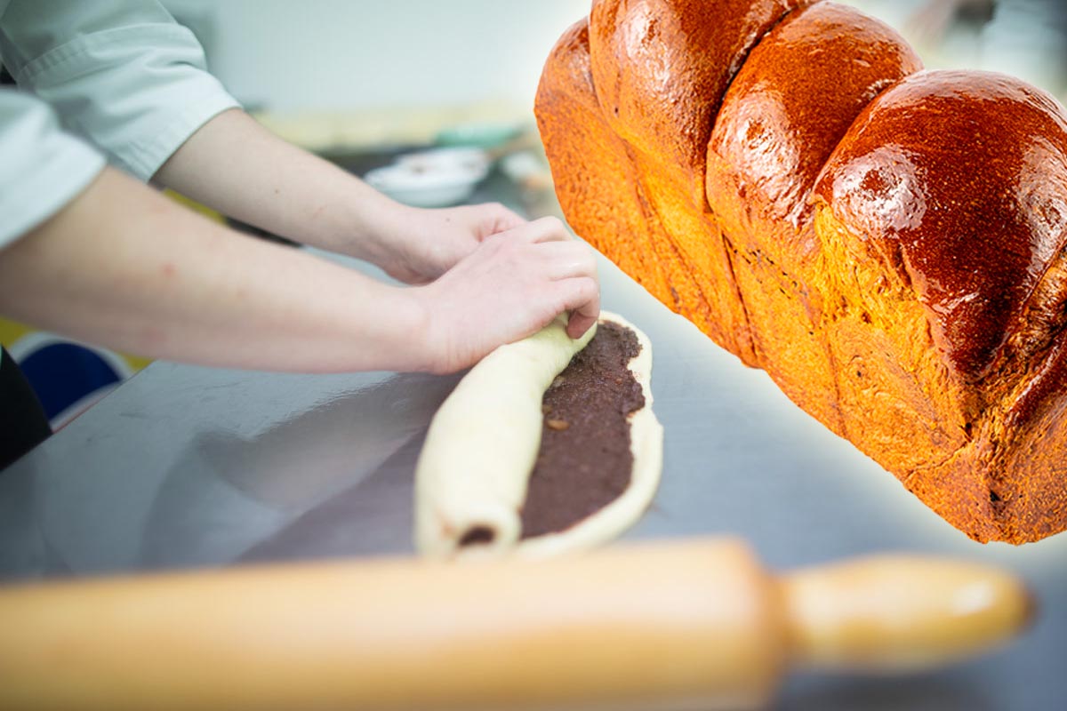 Cata nuca se pune la un cozonac