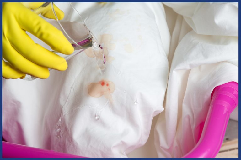 Cum se curăță petele de menstruație. Metoda simplă care funcționează chiar și pentru petele mai vechi