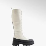 Produsele care sunt la mare cautare in aceasta perioada in magazinele de incaltaminte