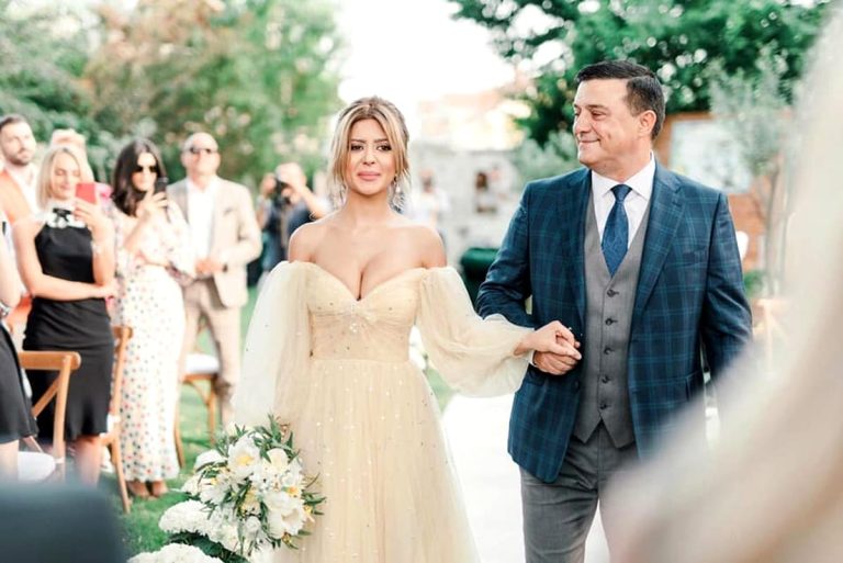 Cine este și cu ce se ocupă sora lui Gabi Bădălău. Sabina face bani frumoși pentru familia ei