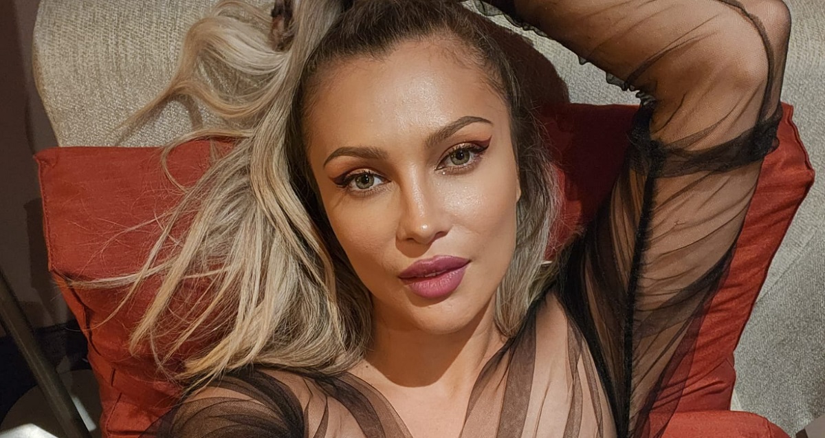 Lora pleacă din România