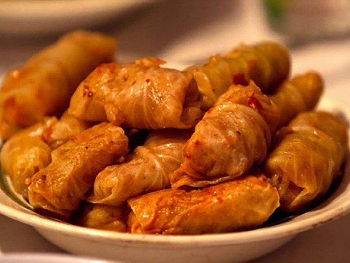 Cu ce trebuie să ungi oala înainte de a pune sarmalele la fiert