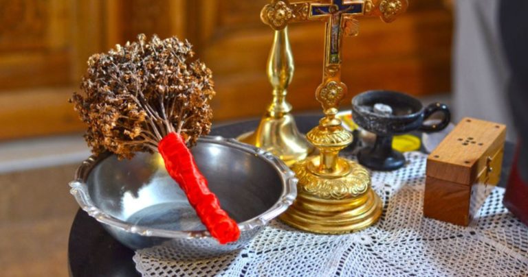 Când se folosește Agheasma Mare. Cât timp se bea, de fapt, după Bobotează