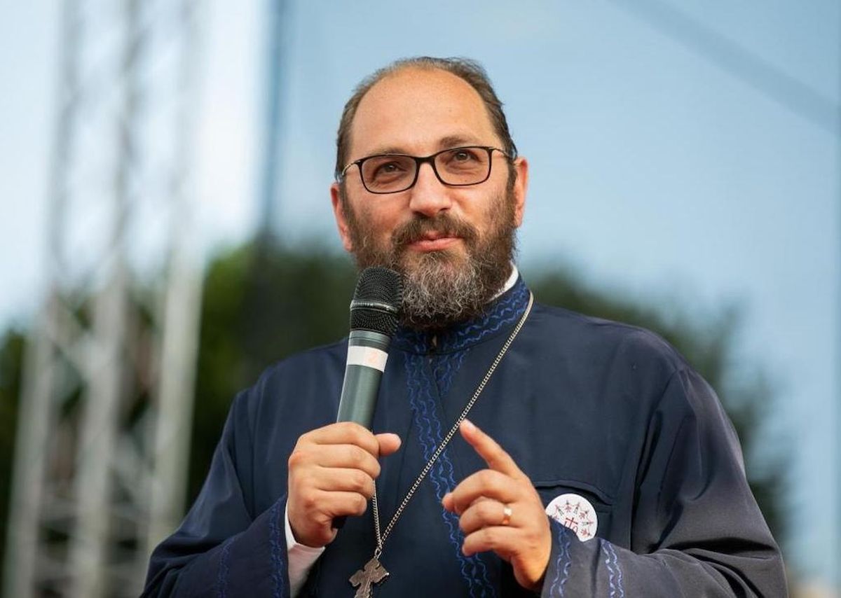 La ce biserică slujește părintele Constantin Necula