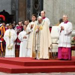 Moment istoric la Vatican. Primul papă care îngroapă un alt papă