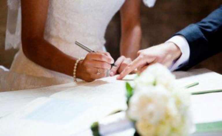 Taxa pentru cununia civilă în 2023. Ce sumă trebuie să achiți și unde. Tot ce trebuie să știi