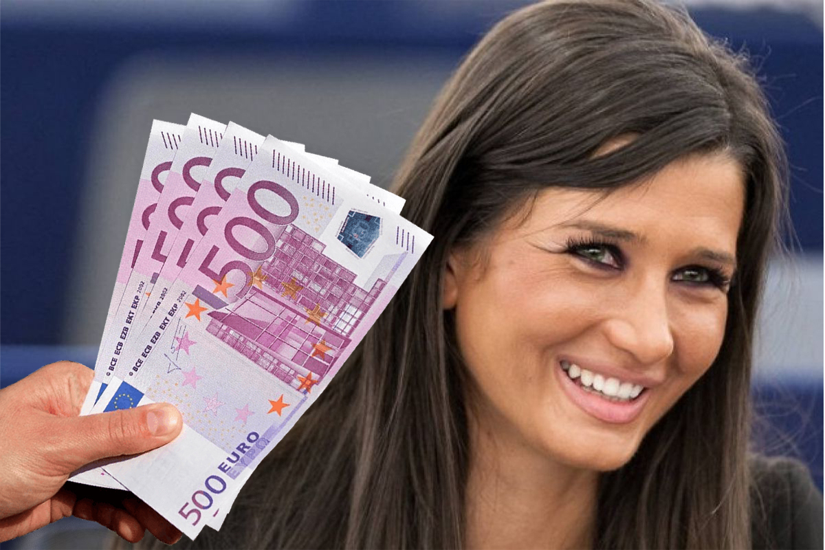 Unde s-a angajat Elena Băsescu chiar la început de an