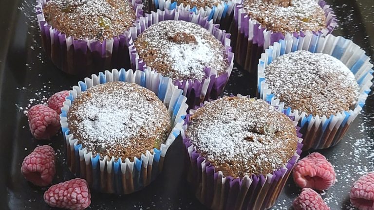 La ce temperatură se coc brioșele, de fapt. Detaliul important pe care trebuie să-l știi pentru a ieși perfecte