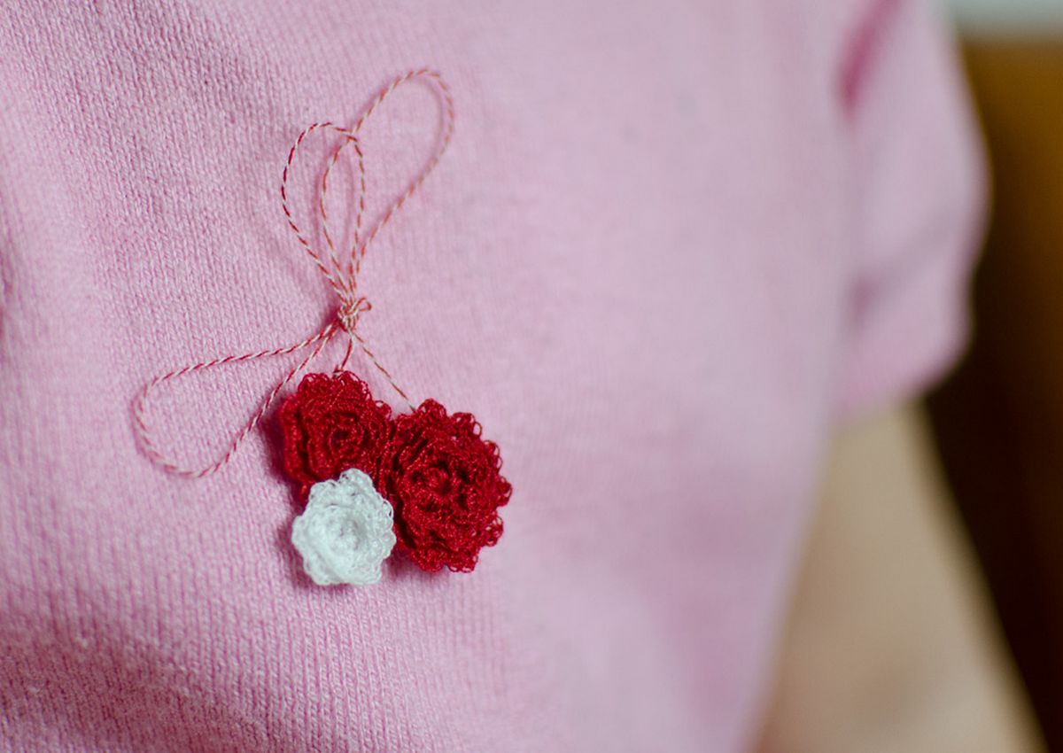 Cât timp se poartă mărțișorul în piept