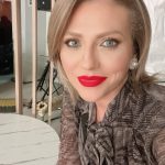 Mirela Vaida are un nou look