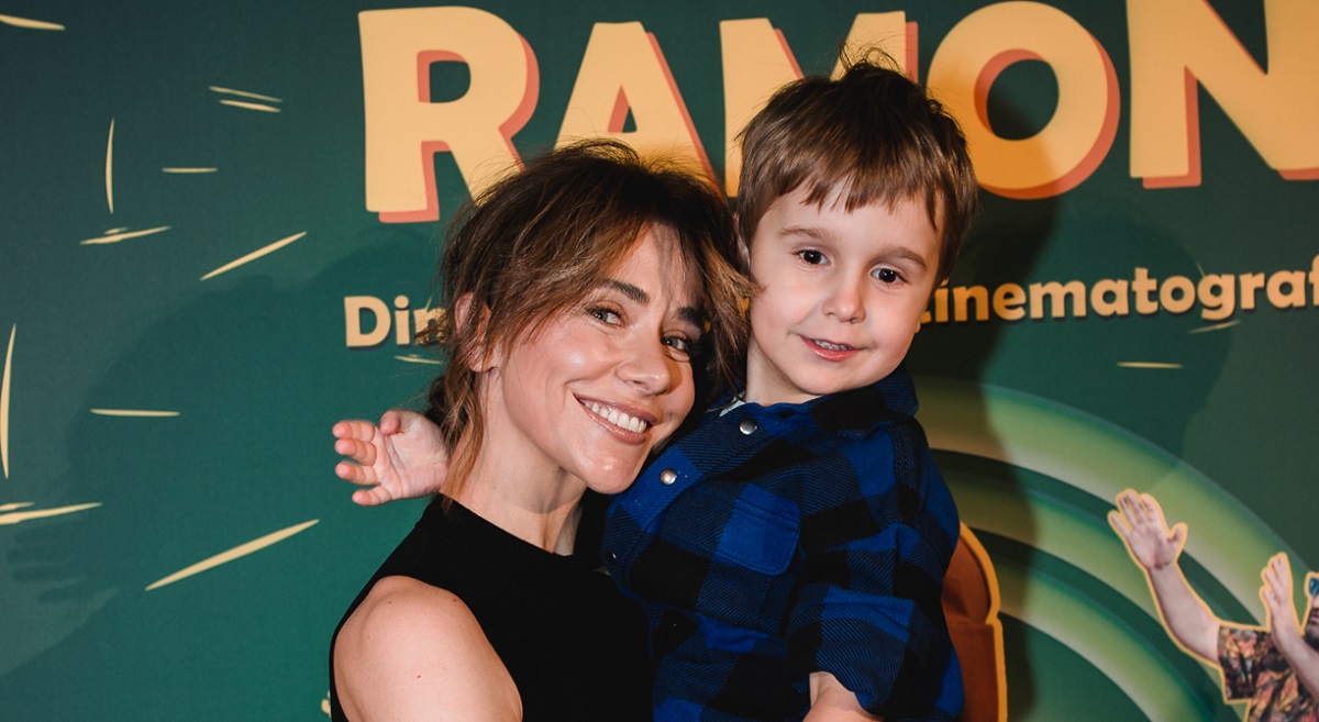 Andreea Vasile se menține impecabil cu ajutorul fiului ei