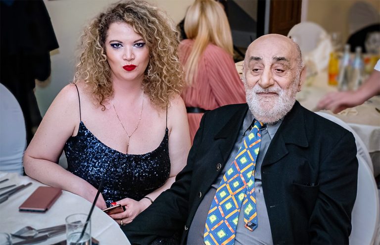 Cum se simte și cum arată Viorel Lis, la 80 de ani. Ipostaza emoționantă în care a fost surprins alături de soția lui, Oana