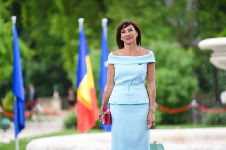 Carmen Iohannis, surprinsă într-o ipostază inedită. Ce pasiune nebănuită are soția lui Iohannis, românii nu au mai văzut-o așa