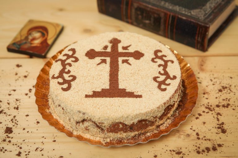 Cum se face coliva. Ingredientul care nu trebuie să lipsească, îi dă un gust aparte