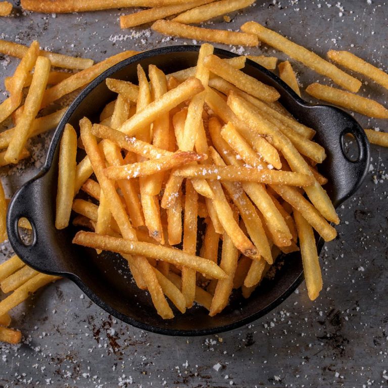 Ce trebuie să faci cu cartofii, înainte de a-i pune în tigaie la prăjit. Asta le dă un gust de senzație