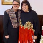 Fuego împreună cu mama lui