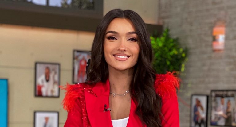 Cum arată mama Vivianei Sposub. Se vede de la cine a moștenit vedeta frumusețea. Imagini de colecție