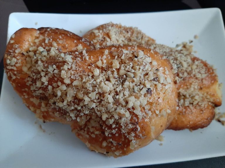 Câtă nucă se pune la mucenici. Așa ies delicioși, secretul pe care trebuie să-l știi