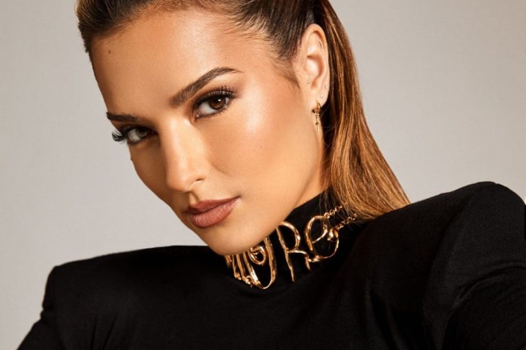 Ce ritual are Minelli atunci când scrie o piesă: „Mă focusez doar pe asta și cumva reușesc”. Locul inedit unde au luat naștere cele mai multe melodii VIDEO EXCLUSIV