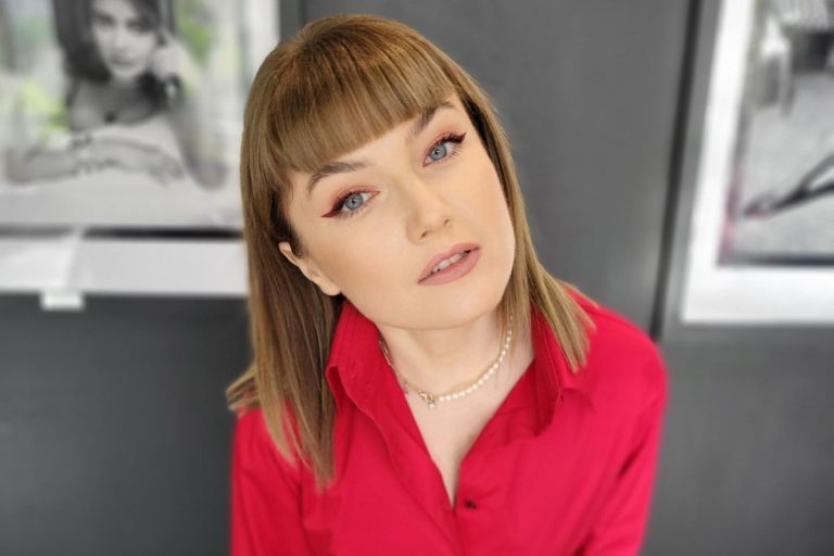 Ce cadou inedit a primit Alexandra Ungureanu de 1 Martie de la o persoană specială: “Nu mă așteptam”. Surpriză de proporții VIDEO EXCLUSIV