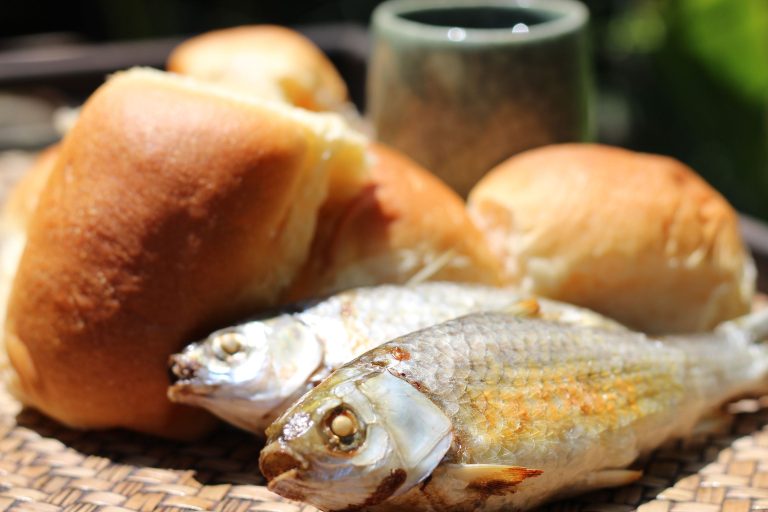 De ce se mănâncă pește, pe 25 martie, de Buna Vestire. Care este de fapt semnificația, explicația preotului