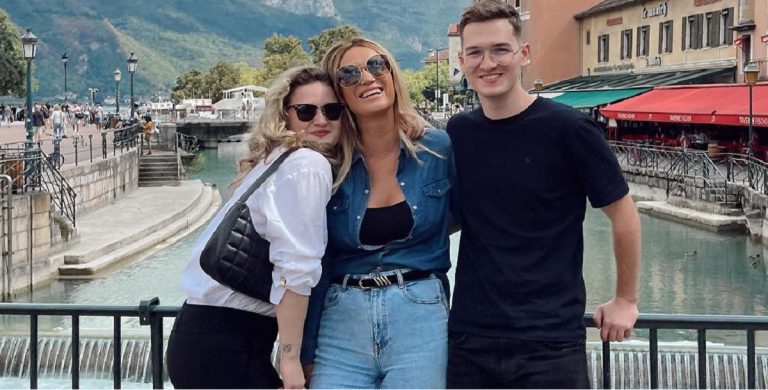 Cum decurge relația dintre Carmen Negoiță și copiii ei, plecați în străinătate: „Mi se face dor”. De ce au ales Ingrid și Harry să se mute în Londra VIDEO EXCLUSIV