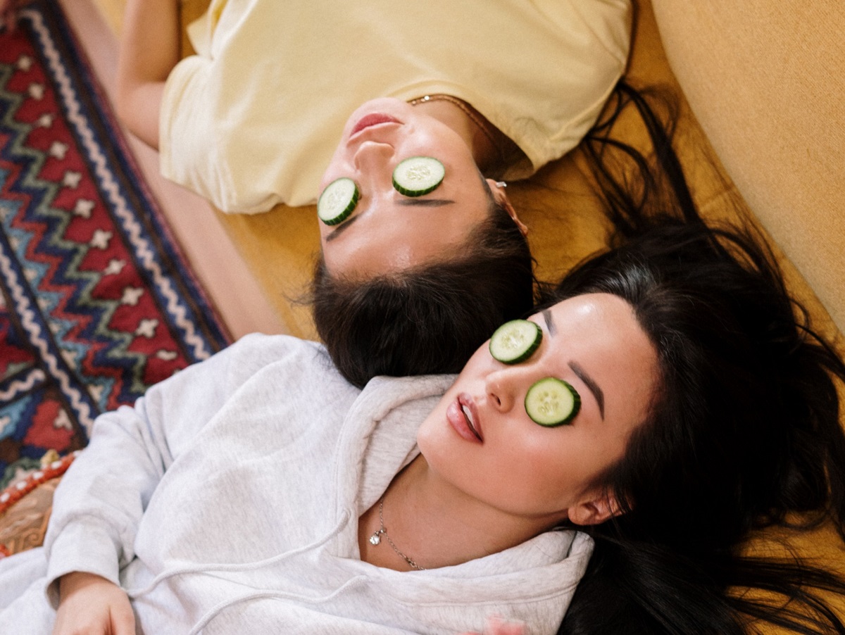 Cum să folosești castravetele și aloe vera pentru a avea pielea fără riduri