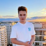 Câți bani cheltuie Selly pe lună