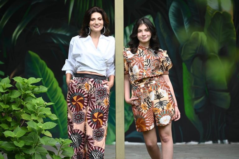 Ce nu o lasă Ioana Ginghină pe fiica ei, Ruxandra, să facă: “Cu tatuajul sunt mai de acord, deși i-am zis că îl face pe banii ei” VIDEO EXCLUSIV