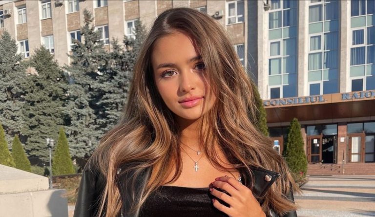 Iuliana Beregoi a dat vestea cea mare. La doar 18 ani și-a cumpărat casa mult visată. Primele imagini postate