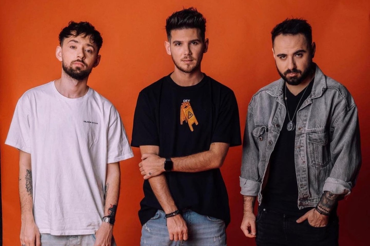 Băieții de la Noaptea Târziu se pregătesc de nunta lui Emi