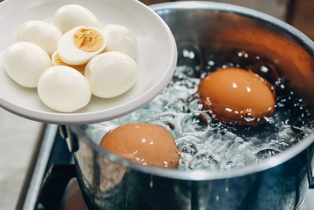 Cât rezistă ouăle fierte la temperatura camerei