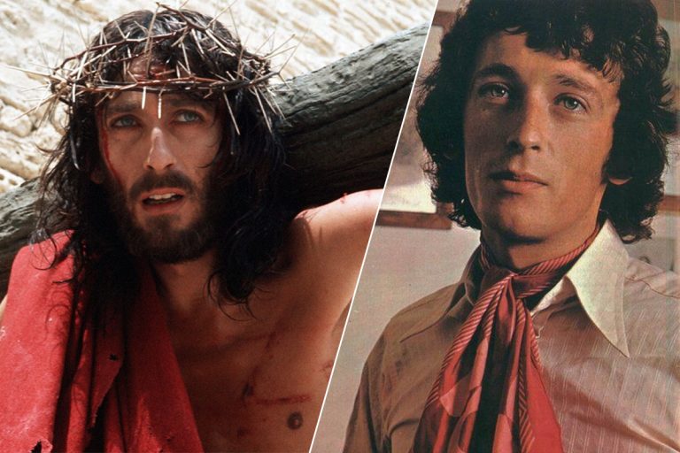 Cum arată acum Robert Powell. Actorul care l-a interpretat pe Iisus a fost la un pas să-și piardă viața în scena crucificării