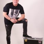 Cum reușește Adrian Enache să își acopere părul grizonat