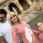 Misha experimentează preadolescența alături de fiica ei și a lui Connect-R