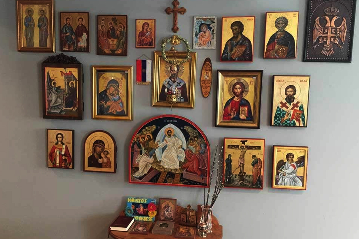 Pe ce perete se pun de fapt icoanele