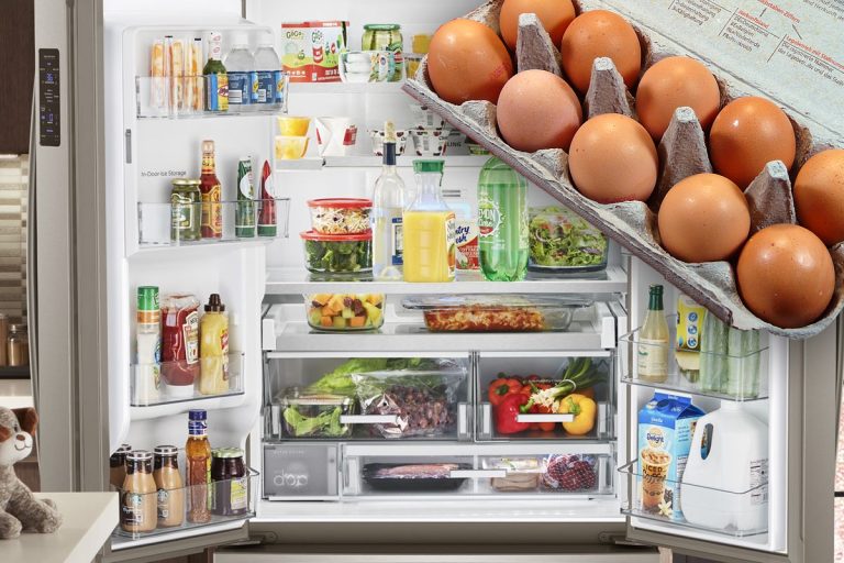 Pe ce raft al frigiderului trebuie să ții ouăle ca să se mențină proaspete mult timp. Mulți români greșesc