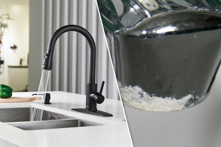 Amestecul din două ingrediente care distruge calcarul din baie. Ce să pui în chiuvetă și pe robinet, combinația care face minuni