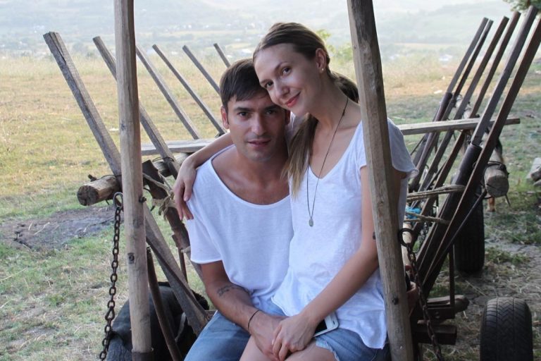 De ce s-au văzut pe ascuns Adela Popescu și Radu Vâlcan la începutul relației: „Când l-am cunoscut pe Radu era acest Don Juan de București. Eu sunt fată serioasă, pe mine nu mă treci pe o listă!” VIDEO EXCLUSIV