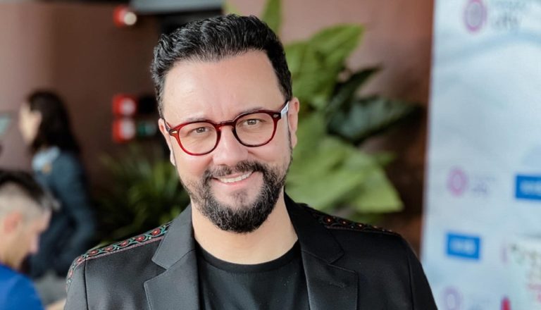 Capitolul la care copiii l-au întrecut deja pe Cătălin Măruță. Obiceiul de care vedeta Pro Tv încă nu a reușit să scape. „Nu ai cum să nu ții pasul cu lucrurile care se întâmplă” VIDEO EXCLUSIV