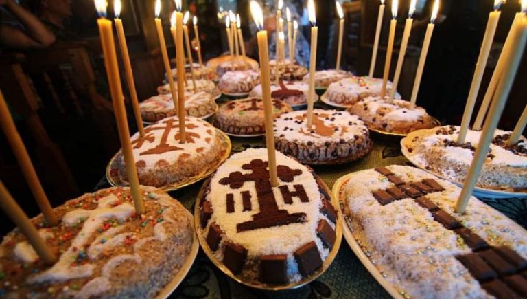 Moșii de Florii 2023. Ce se dă de pomană în Sâmbăta lui Lazăr. Alimentele care se împart