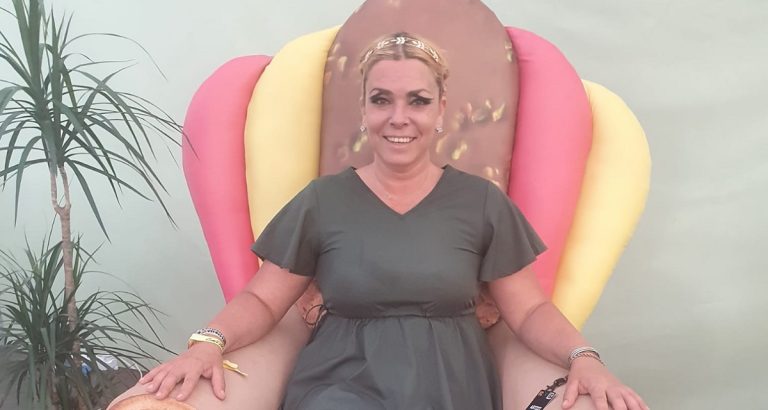 Din ce bani trăiește Dana Marijuana, la 43 de ani: “Încerc să trec de la o lună la alta”. Artista mărturisește că îi e foarte greu să-și plătească facturile