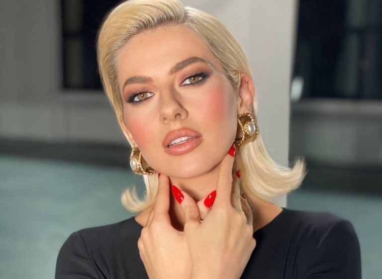 Lidia Buble, apariție incendiară pe internet. S-a lăsat pozată fără haine. Imaginile fac furori