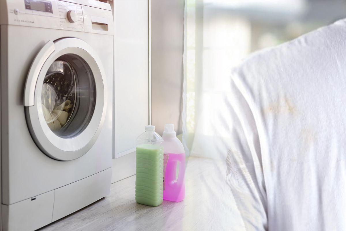 Amestecul banal și eficient pentru haine îngălbenite. Cum trebuie să procedezi de fapt pentru albirea lor, trucul uimitor