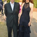 Bărbatul cu care este căsătorită Rose Hanbury, presupusa amantă a prințului William. Este o diferență de 23 de ani între ei